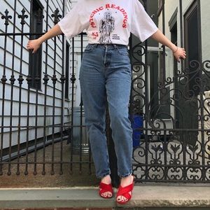 Red sandal heels ☎️